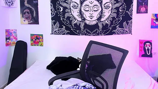 Rose 72 online show from May 2026 06:09:01 PM