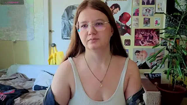 Snapshot of Sienna-Cow chatting on September 2025 10:38:02 AM Sienna-Cow online show from September 2025 10:38:02 AM