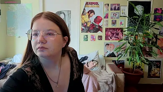 Snapshot of Sienna-Cow chatting on September 2025 10:39:02 AM Sienna-Cow online show from September 2025 10:39:02 AM