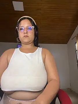 Alina0 online show from October 2025 07:14:01 PM