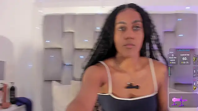 Snapshot of OnlyGia chatting on October 2025 08:18:02 PM OnlyGia online show from October 2025 08:18:02 PM