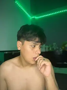 Kailertwink online show from February 2026 01:42:02 AM