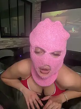 zoeypink online show from September 2025 06:00:01 PM