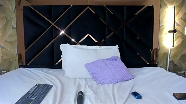 AliciaJerez1 online show from October 2025 08:34:02 AM