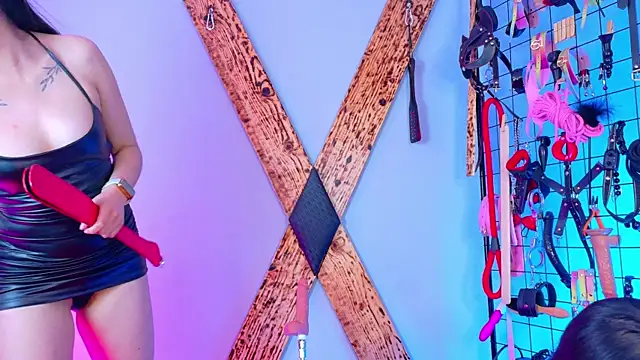 Snapshot of DominatedDesires_BDSM chatting on September 2025 02:32:01 PM DominatedDesires BDSM online show from September 2025 02:32:01 PM