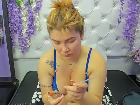 JuliettaRousse69 online show from September 2025 01:03:01 PM