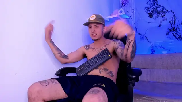 ReyBigx online show from February 2026 04:53:01 AM