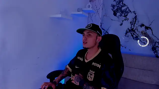 ReyBigx online show from February 2026 02:07:03 AM