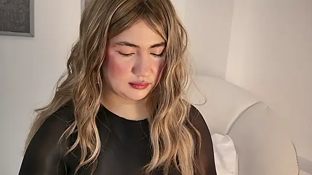 Madii smith online show from October 2025 01:10:01 PM