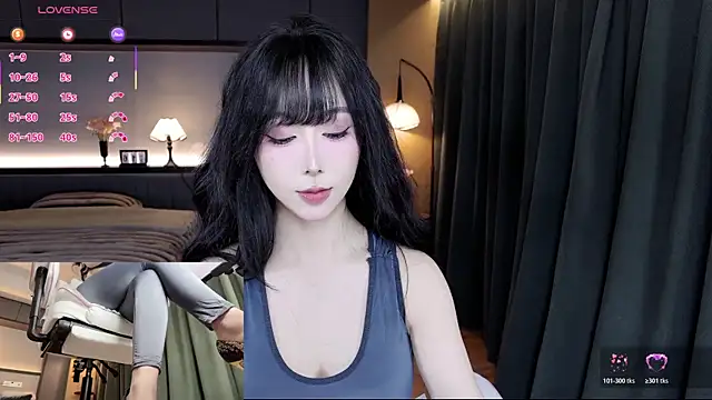 Snapshot of AYW-21 chatting on December 2025 12:32:01 PM AYW-21 online show from December 2025 12:32:01 PM