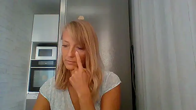 Vexxaa online show from September 2025 01:11:02 PM