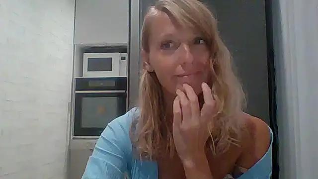 Vexxaa online show from October 2025 05:10:02 PM