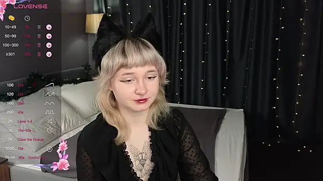 Tori Cutie online show from November 2025 12:02:01 AM