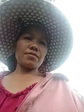 Snapshot of TinTin321 chatting on September 2025 04:34:02 AM TinTin321 online show from September 2025 04:34:02 AM