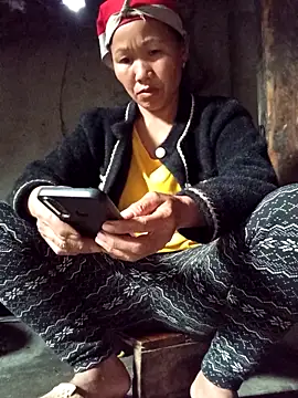 Snapshot of TinTin321 chatting on December 2025 12:40:01 AM TinTin321 online show from December 2025 12:40:01 AM