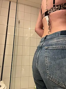 Snapshot of IsabellaEtha chatting on October 2025 10:49:01 AM IsabellaEtha online show from October 2025 10:49:01 AM