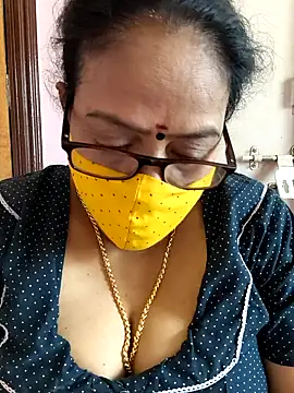 Snapshot of heera-rani chatting on September 2025 07:19:01 AM heera-rani online show from September 2025 07:19:01 AM