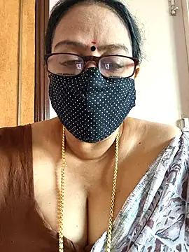 Snapshot of heera-rani chatting on September 2025 02:17:01 AM heera-rani online show from September 2025 02:17:01 AM