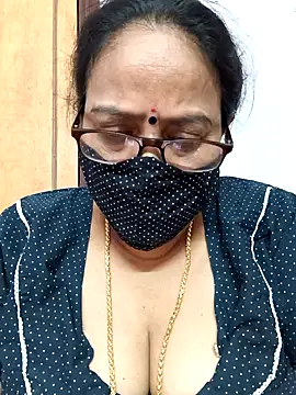 Snapshot of heera-rani chatting on September 2025 02:22:02 PM heera-rani online show from September 2025 02:22:02 PM