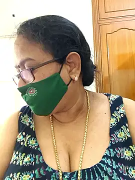 Snapshot of heera-rani chatting on October 2025 09:06:02 AM heera-rani online show from October 2025 09:06:02 AM