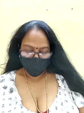 Snapshot of heera-rani chatting on October 2025 01:20:01 PM heera-rani online show from October 2025 01:20:01 PM