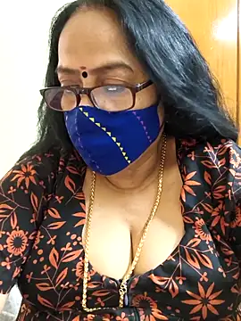 Snapshot of heera-rani chatting on November 2025 06:58:02 AM heera-rani online show from November 2025 06:58:02 AM