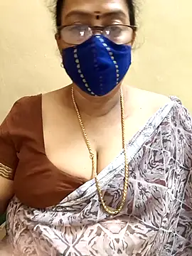 Snapshot of heera-rani chatting on November 2025 06:57:02 AM heera-rani online show from November 2025 06:57:02 AM