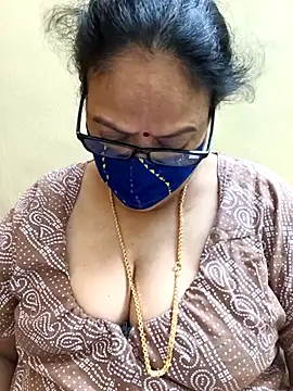 Snapshot of heera-rani chatting on December 2025 03:28:02 PM heera-rani online show from December 2025 03:28:02 PM