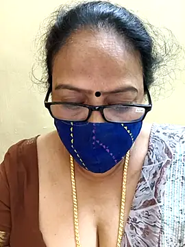 Snapshot of heera-rani chatting on December 2025 09:58:02 AM heera-rani online show from December 2025 09:58:02 AM