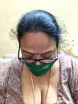 Snapshot of heera-rani chatting on December 2025 07:58:02 AM heera-rani online show from December 2025 07:58:02 AM