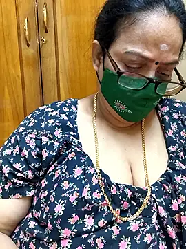 Snapshot of heera-rani chatting on January 2026 04:27:02 AM heera-rani online show from January 2026 04:27:02 AM