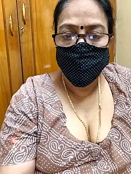 Snapshot of heera-rani chatting on January 2026 05:20:01 AM heera-rani online show from January 2026 05:20:01 AM