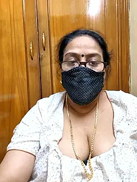 Snapshot of heera-rani chatting on January 2026 09:14:02 AM heera-rani online show from January 2026 09:14:02 AM