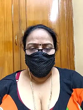 Snapshot of heera-rani chatting on February 2026 07:45:02 AM heera-rani online show from February 2026 07:45:02 AM