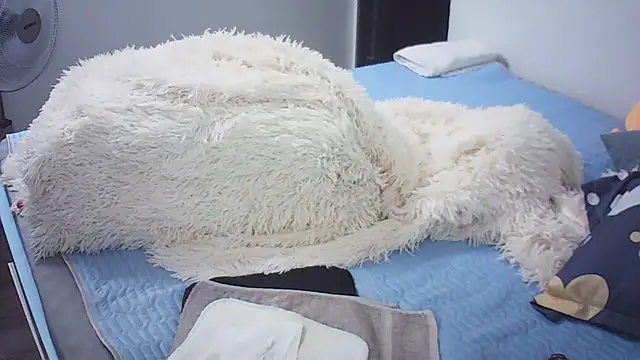 Linh linh01 online show from October 2025 03:44:01 PM