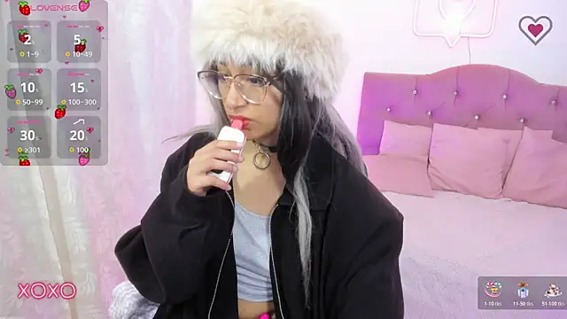 Snapshot of HANNI_TAY chatting on December 2025 11:41:02 AM HANNI TAY online show from December 2025 11:41:02 AM