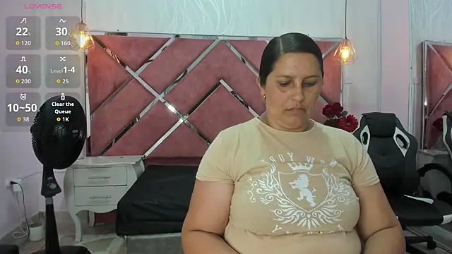 KikaDuque online show from May 2026 06:59:01 PM