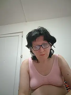 Vera Elle online show from April 2026 06:49:02 PM