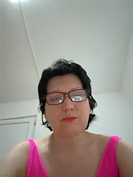 Vera Elle online show from May 2026 06:37:01 PM