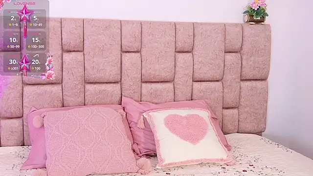 ScarlettLuxe online show from September 2025 02:06:02 PM