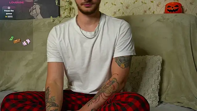 Snapshot of johnstoneisland chatting on October 2025 08:42:02 PM johnstoneisland online show from October 2025 08:42:02 PM