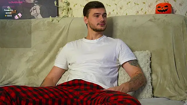 Snapshot of johnstoneisland chatting on October 2025 08:06:01 AM johnstoneisland online show from October 2025 08:06:01 AM