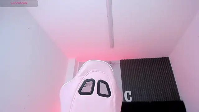 chloesagee online show from May 2026 10:26:02 PM
