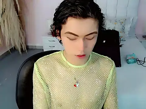 nathalialoes1 online show from October 2025 07:00:01 PM