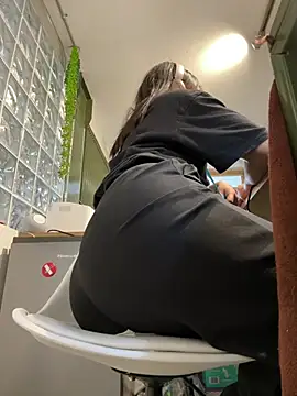 Snapshot of sisylucky chatting on April 2026 04:52:01 PM sisylucky online show from April 2026 04:52:01 PM