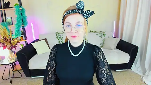 YourUniverser online show from November 2025 09:20:01 AM