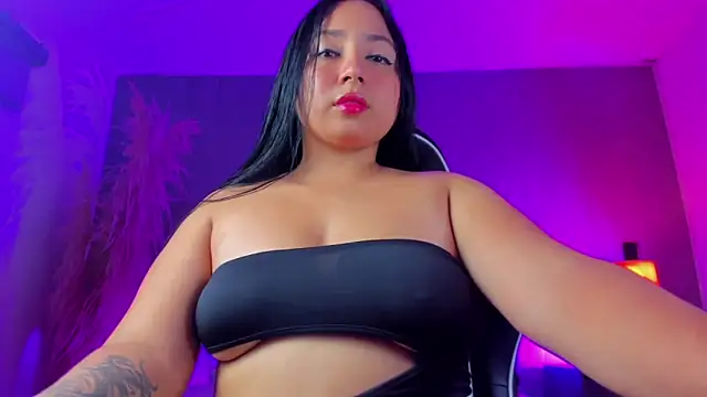 luccia smith online show from May 2026 02:31:02 AM