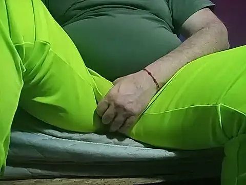 Snapshot of BabyBearMilk chatting on November 2025 02:21:02 AM BabyBearMilk online show from November 2025 02:21:02 AM