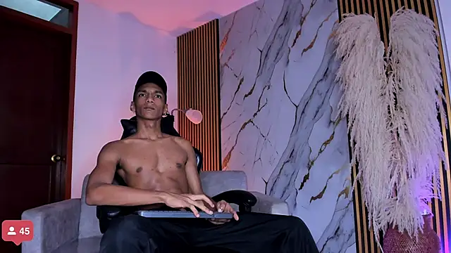 JulienSaint online show from November 2025 11:53:02 AM