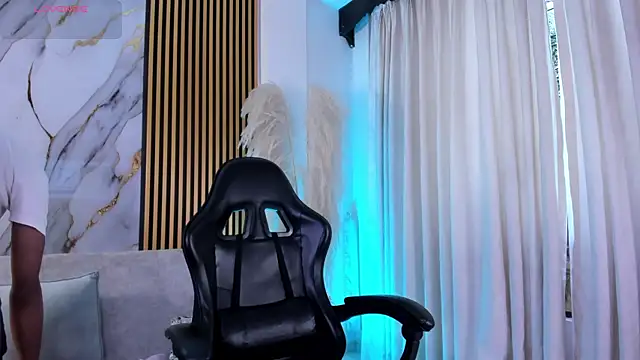JulienSaint online show from April 2026 12:00:01 PM